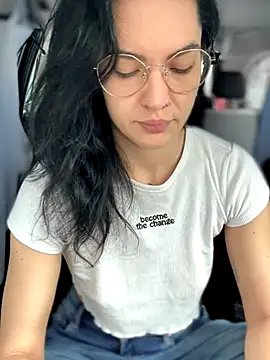 MeekyRich online show from October 5, 2025, 6:23 am