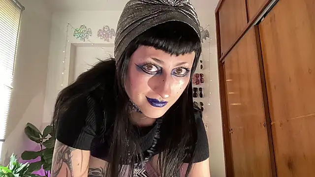 Snapshot of ELENA_UMBRA chatting on May 22, 2026, 7:41 pm ELENA UMBRA online show from May 22, 2026, 7:41 pm