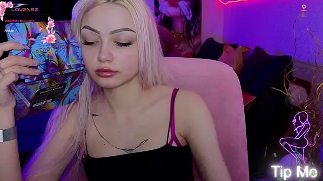 LinaLirian online show from January 19, 2026, 8:07 am