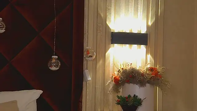 StacyHarland online show from December 14, 2025, 4:29 am