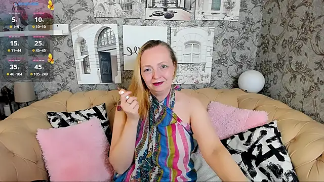 Karen Villis online show from November 16, 2025, 12:22 pm