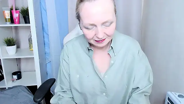 Karen Villis online show from February 5, 2026, 9:47 am