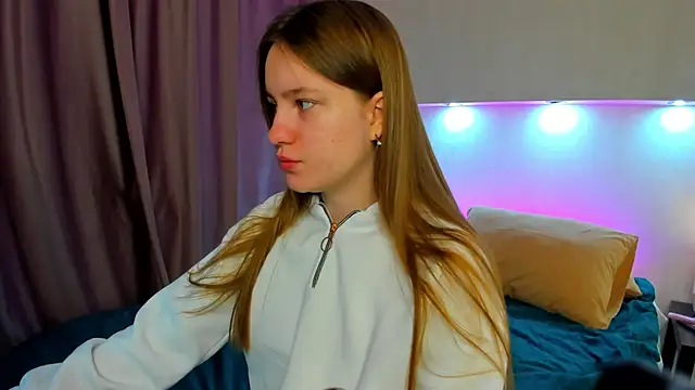 Snapshot of Candy_Cansew chatting on September 14, 2025, 12:10 am Candy Cansew online show from September 14, 2025, 12:10 am