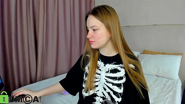 Snapshot of Candy_Cansew chatting on October 25, 2025, 1:02 am Candy Cansew online show from October 25, 2025, 1:02 am