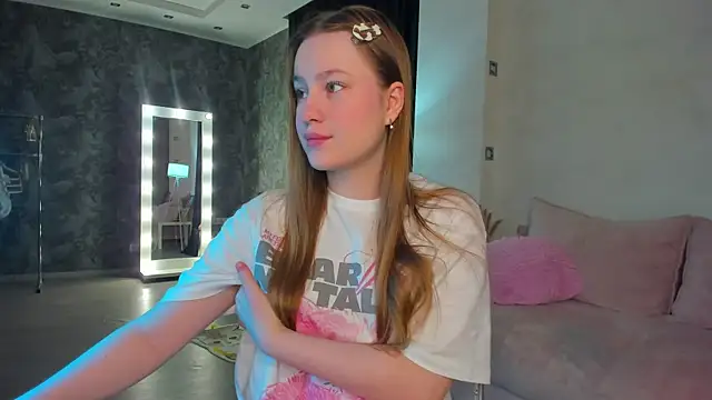 Candy Cansew online show from March 11, 2026, 1:11 am