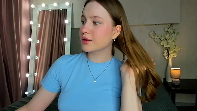 Candy Cansew online show from April 3, 2026, 9:29 am