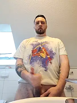 Snapshot of Marcello8723 chatting on February 25, 2026, 1:32 pm Marcello8723 online show from February 25, 2026, 1:32 pm