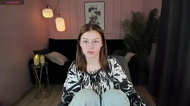 TinaBump online show from March 23, 2025, 7:09 am