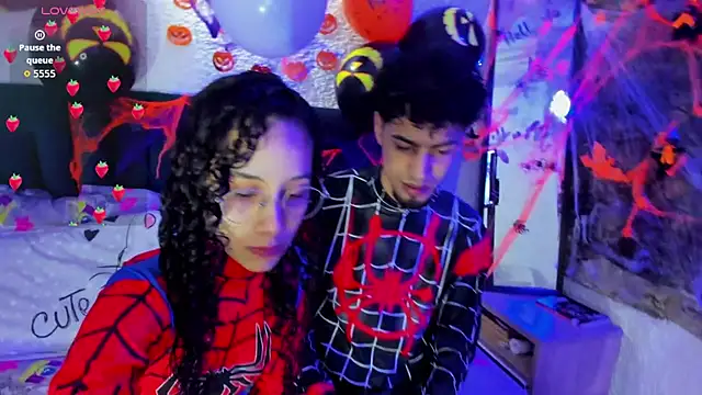 JennMuriel  online show from October 31, 2025, 1:01 pm