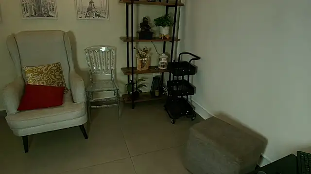 Snapshot of _Victoria_Collins chatting on July 4, 2026, 11:16 am Victoria Collins online show from July 4, 2026, 11:16 am