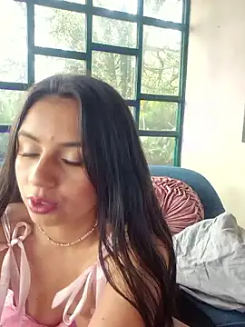 Lunaluxe1001 online show from January 13, 2026, 2:11 pm