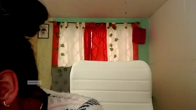 vale miel online show from October 3, 2025, 6:38 pm