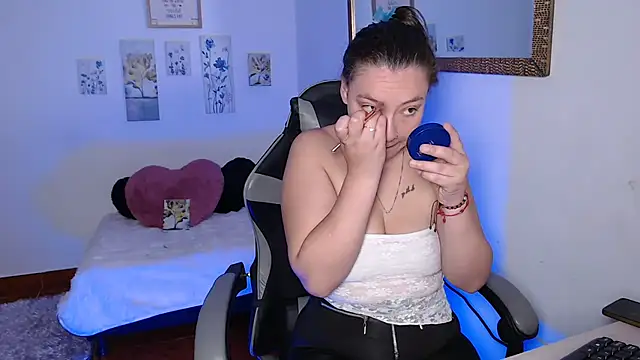 mariaana  222 online show from February 6, 2026, 6:51 am