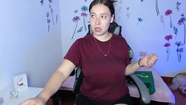 mariaana  222 online show from March 8, 2026, 10:57 pm