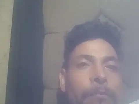 Snapshot of ConfidedAward chatting on December 17, 2025, 9:48 am ConfidedAward online show from December 17, 2025, 9:48 am