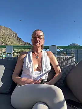 Snapshot of LucyLingerie78 chatting on April 24, 2026, 8:39 am LucyLingerie78 online show from April 24, 2026, 8:39 am