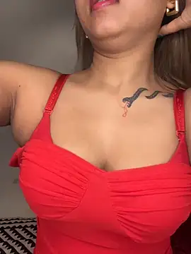 Snapshot of Scarlett_1819 chatting on May 30, 2026, 5:32 pm Scarlett 1819 online show from May 30, 2026, 5:32 pm