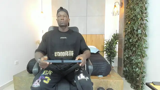 MarcusBlack  online show from September 29, 2025, 1:16 pm