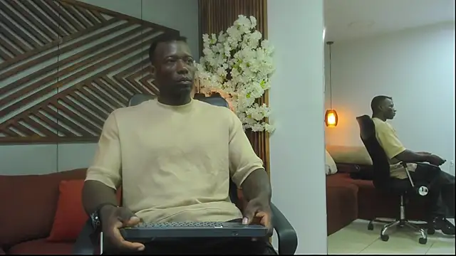 MarcusBlack  online show from October 6, 2025, 11:40 am