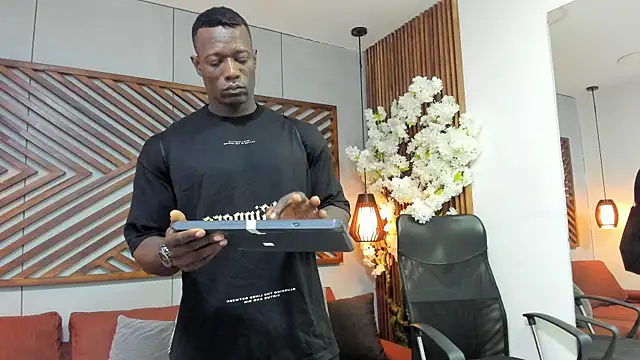 MarcusBlack  online show from November 8, 2025, 11:32 am