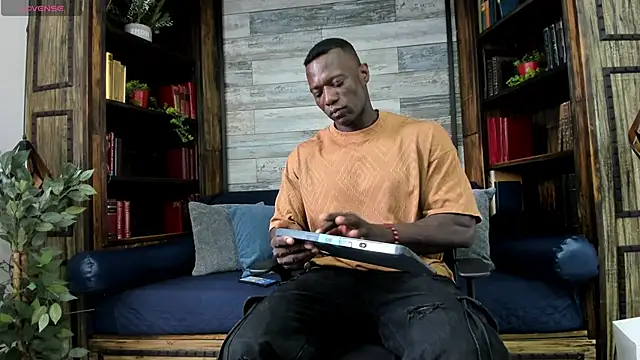 MarcusBlack  online show from April 14, 2026, 3:07 pm