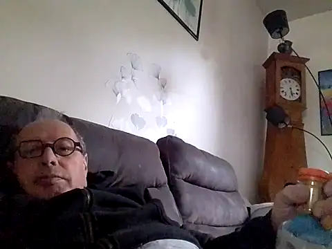 Vince072 online show from October 10, 2025, 6:34 am