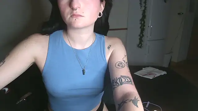 Violett3333 online show from December 2, 2025, 4:35 pm