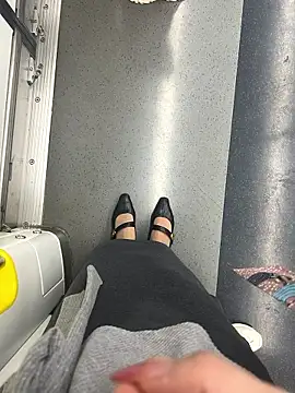 xiaoyuan01 online show from November 16, 2025, 1:22 am