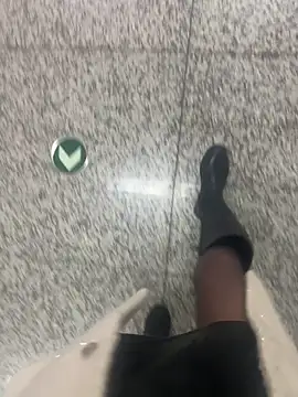 xiaoyuan01 online show from December 5, 2025, 3:26 am