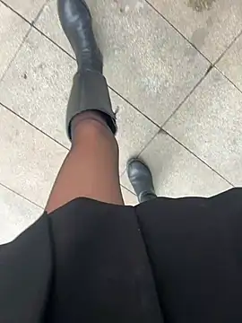 xiaoyuan01 online show from April 8, 2026, 2:22 am