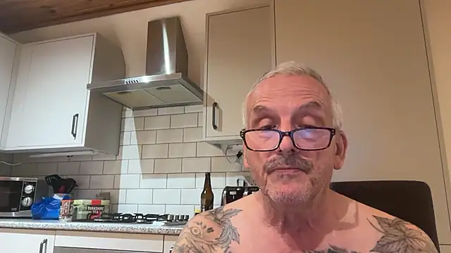 poggles online show from September 20, 2025, 8:48 am