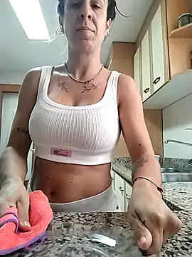 Snapshot of agustinalatina chatting on November 7, 2025, 8:25 am agustinalatina online show from November 7, 2025, 8:25 am