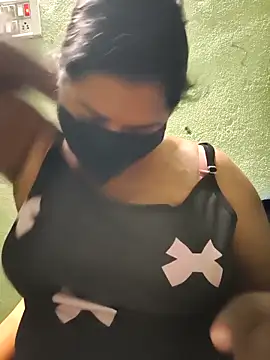 Snapshot of Liyaa_24 chatting on February 17, 2026, 4:57 pm Liyaa 24 online show from February 17, 2026, 4:57 pm