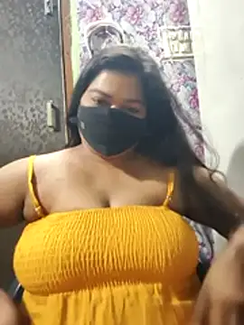 Snapshot of Liyaa_24 chatting on May 5, 2026, 8:28 pm Liyaa 24 online show from May 5, 2026, 8:28 pm