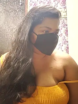 Snapshot of Liyaa_24 chatting on May 8, 2026, 5:07 pm Liyaa 24 online show from May 8, 2026, 5:07 pm