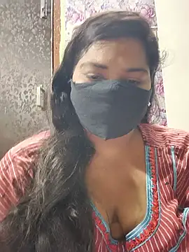 Snapshot of Liyaa_24 chatting on May 14, 2026, 5:31 pm Liyaa 24 online show from May 14, 2026, 5:31 pm