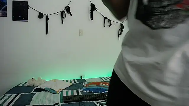 Snapshot of morbo_total69 chatting on October 29, 2025, 6:04 am morbo total69 online show from October 29, 2025, 6:04 am