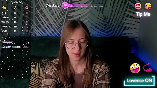 Snapshot of ChristyCrayme chatting on June 12, 2026, 10:19 pm ChristyCrayme online show from June 12, 2026, 10:19 pm