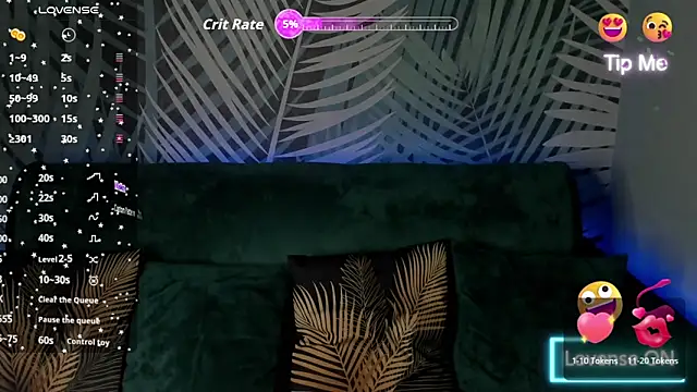 Snapshot of ChristyCrayme chatting on June 13, 2026, 10:08 pm ChristyCrayme online show from June 13, 2026, 10:08 pm