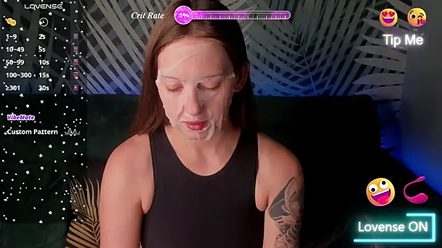 Snapshot of ChristyCrayme chatting on July 9, 2026, 10:03 pm ChristyCrayme online show from July 9, 2026, 10:03 pm