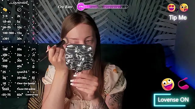 Snapshot of ChristyCrayme chatting on July 17, 2026, 10:03 pm ChristyCrayme online show from July 17, 2026, 10:03 pm
