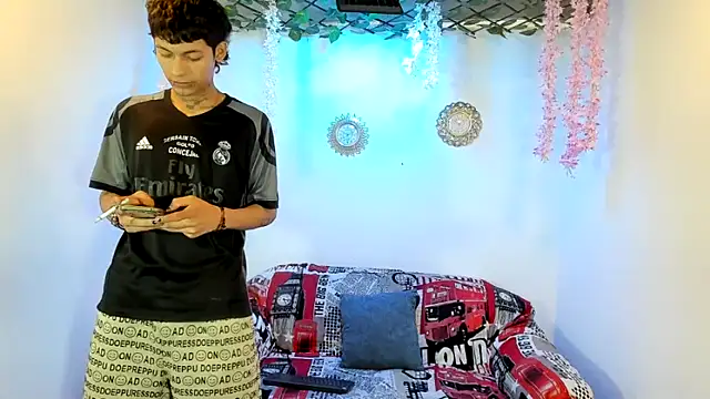 Bastian boyshot77 online show from February 1, 2026, 7:45 pm