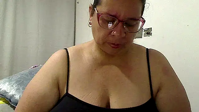 luciana69hot online show from June 3, 2026, 11:21 pm