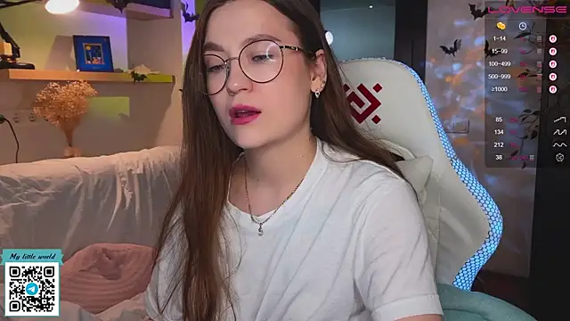 mia here online show from November 12, 2025, 1:50 am