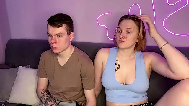 julielourens online show from December 3, 2025, 7:49 am