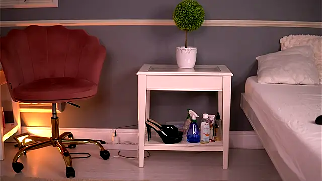 LucyxRios online show from November 20, 2025, 9:47 pm