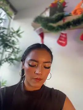 im-isabella online show from December 3, 2025, 9:57 pm