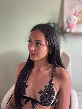 im-isabella online show from June 13, 2026, 8:07 pm