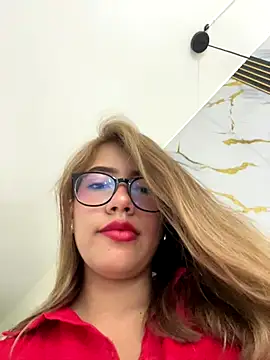 sara calderon online show from September 18, 2025, 1:24 pm