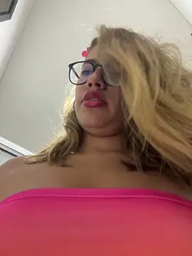 sara calderon online show from September 26, 2025, 1:26 pm